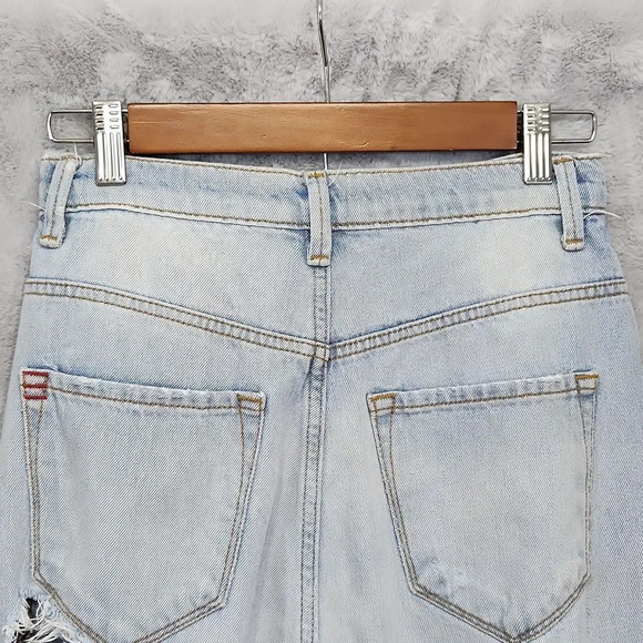 BDG- Women's distressed light wash skinny jeans - Picture 7 of 8